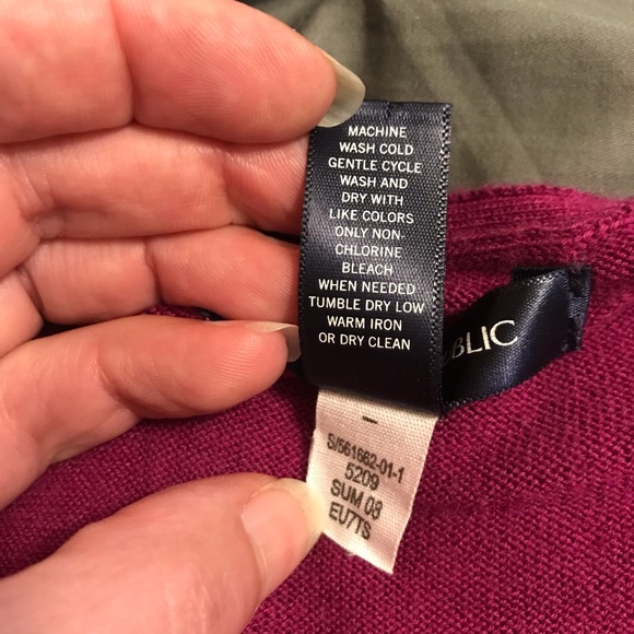 Banana Republic twist top light sweater - Picture 5 of 5